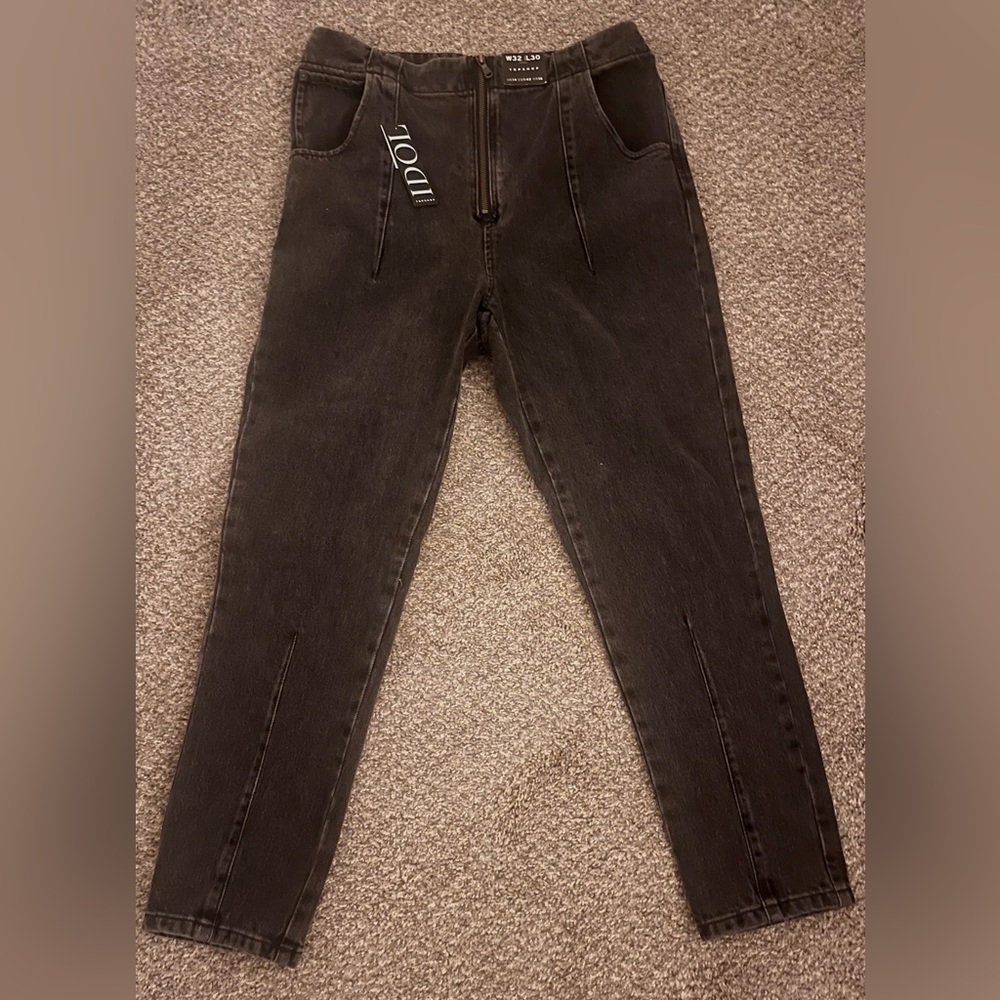 TOPSHOP Idol jeans size  W-32. L 30, US size 10 , faded black denim , Brand New!
